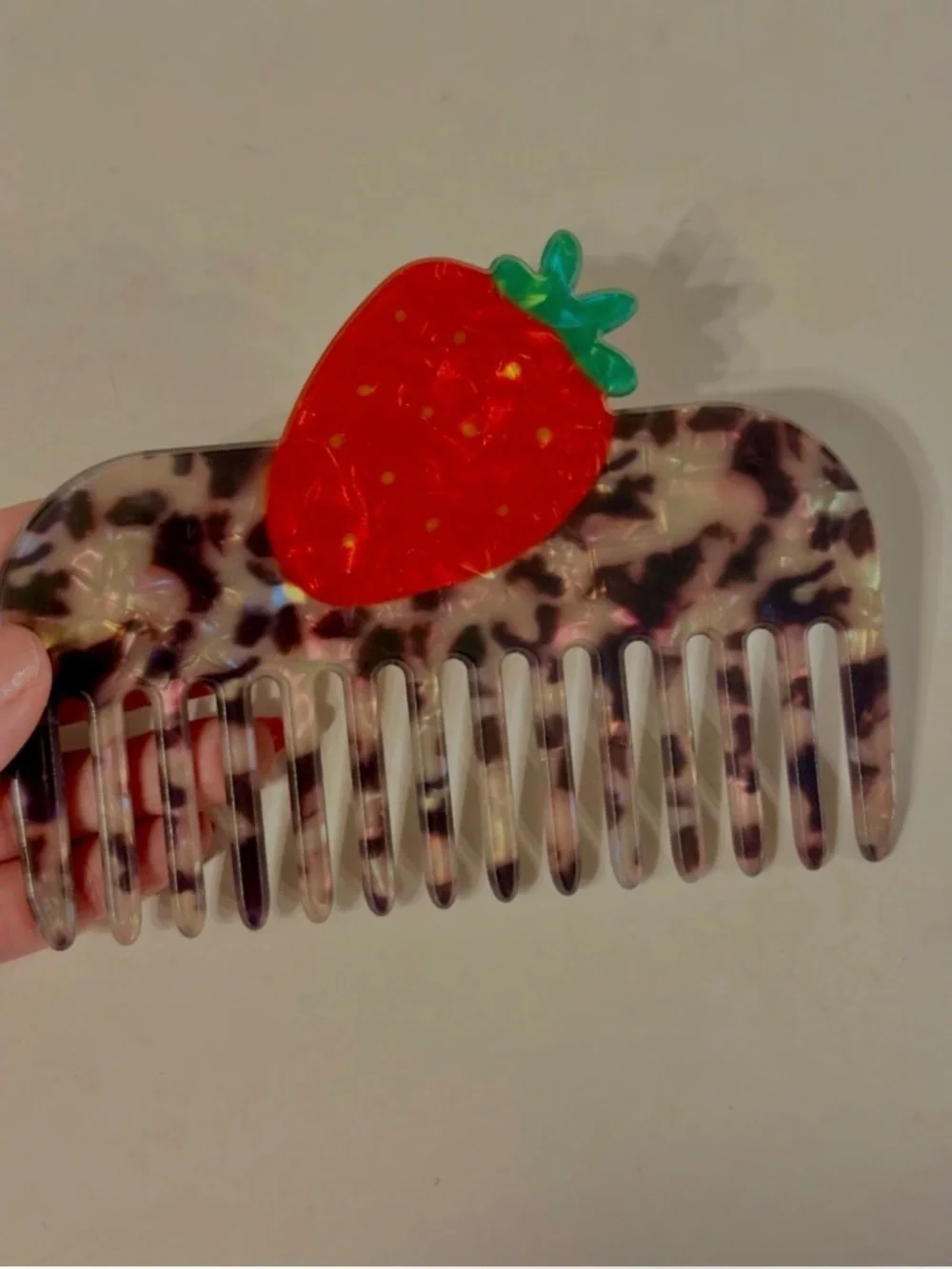 Set of 3 Tortoise Shell Combs Iridescent Hearts Old Money Quiet Luxury Girly New